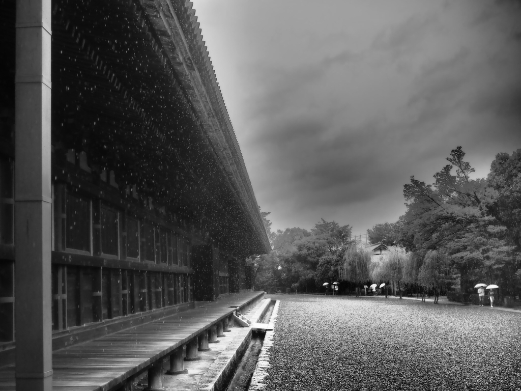 雨の三十三間堂