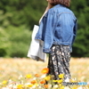 花のような人　～ポピー畑のデニム美女～