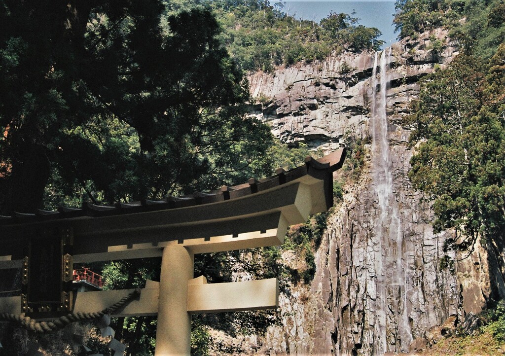 熊野古道　大門坂から那智御滝へ 　漆