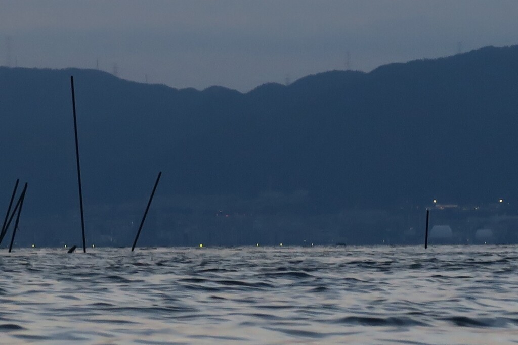 黄昏の湖水