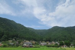 茅葺屋根・夏空