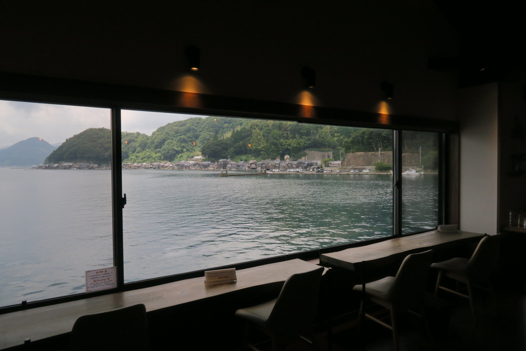 舟屋の見えるCafe