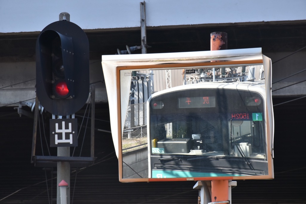 京浜工業地帯のワンマン列車