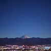富士山と夜景と星空
