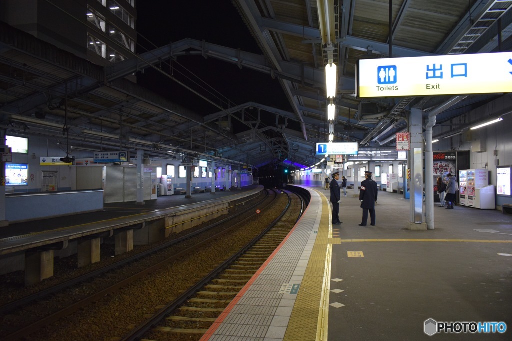 上り電車の終わった京急横須賀中央駅