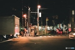 夜の踏切番
