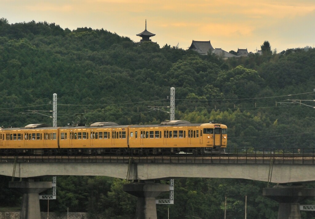 ガタン、ガタン、ゴー