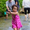 アカザンガーで川遊び