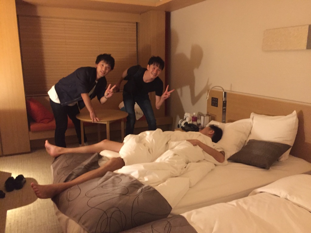 ＠Hotel 寝起きドッキリ　Part.1
