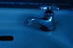 公衆トイレの蛇口