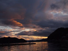 満月前の夕日