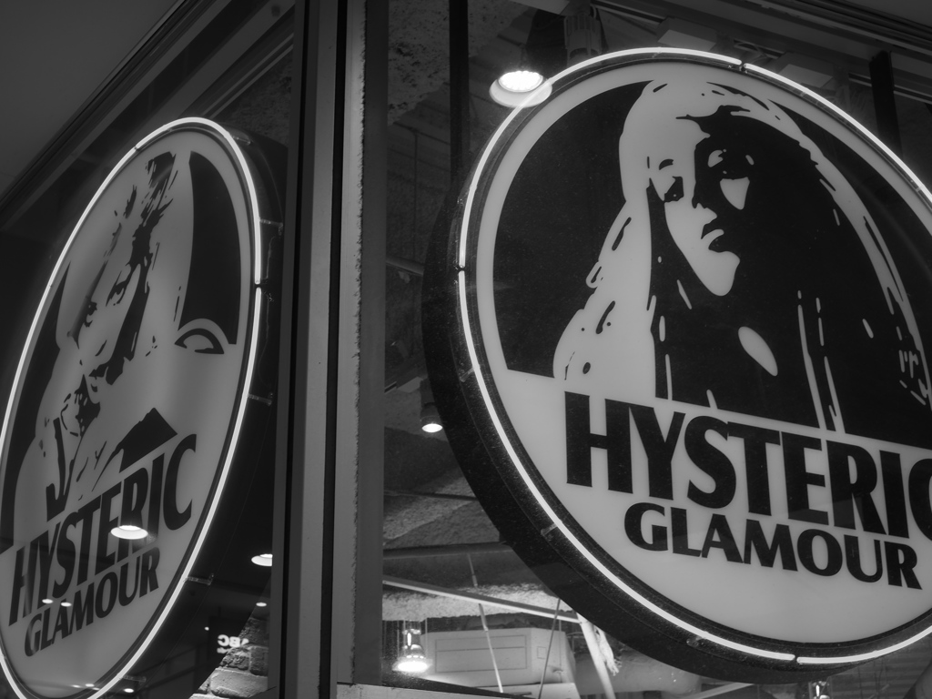 HYSTERIC GLAMOUR