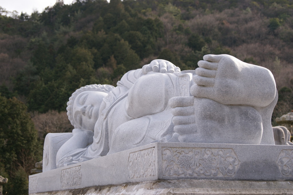 寝仏