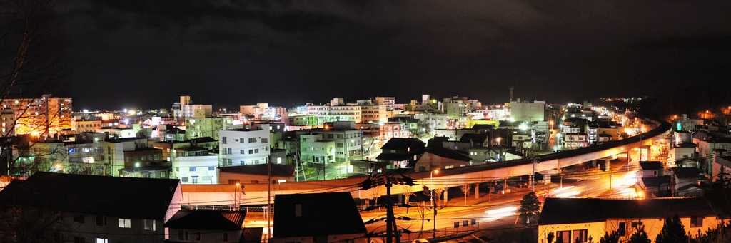 天都山中腹の夜景