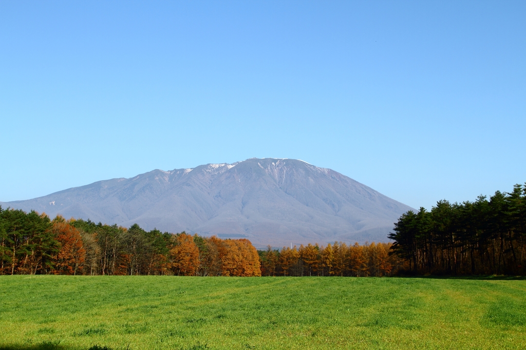 晩秋の岩手山
