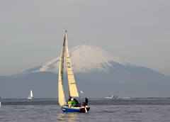 富士山とヨット