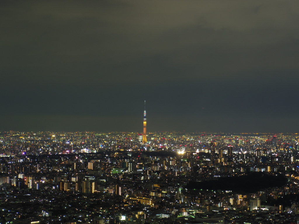 夜のとんがりコーン