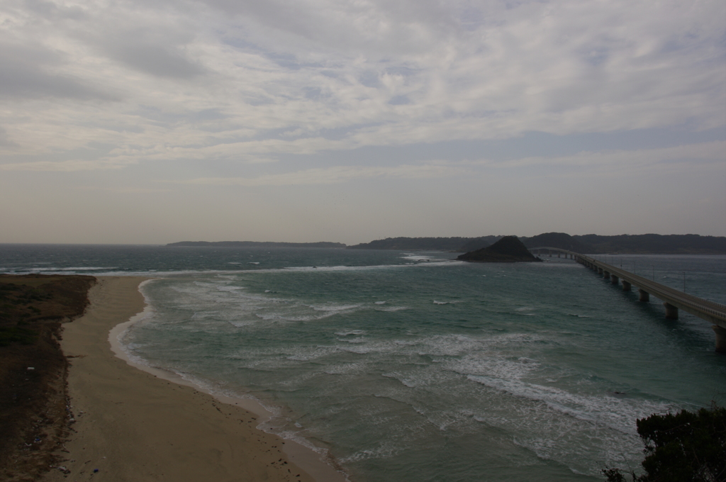 海と島と橋と波