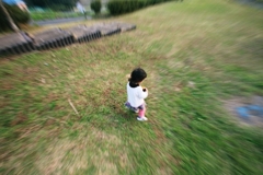 逃げる
