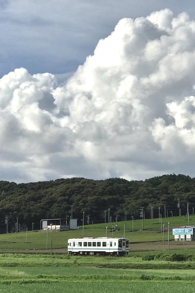 雷神が見下ろす丘