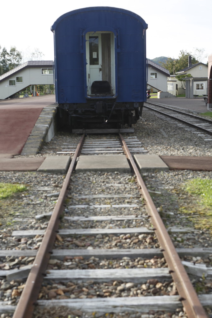 行く先のない列車