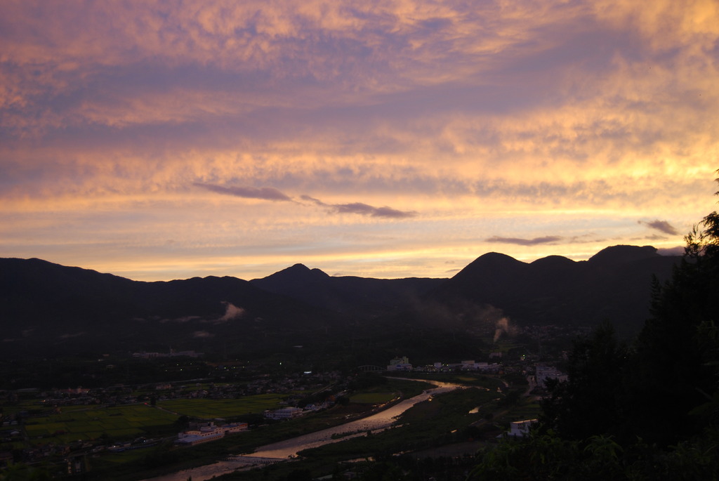 8月終わりの夕焼けとまち