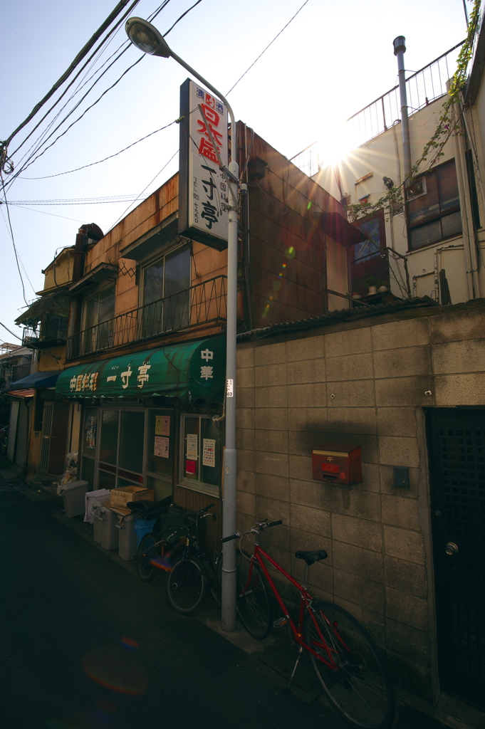 路地裏の中華料理屋