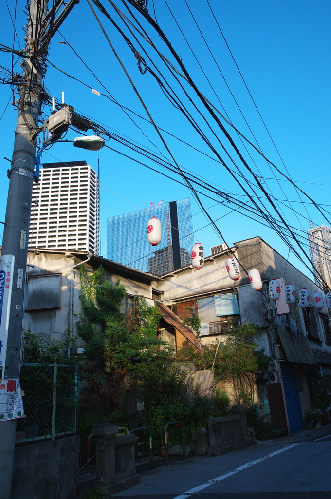 西新宿の街角