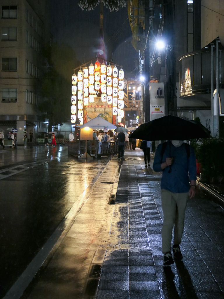 祭ばやしが聴こえる、四条室町