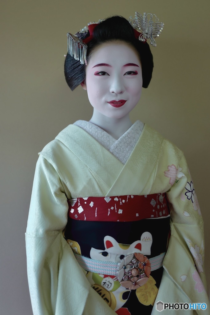 Gion kobu Maiko Memesumi