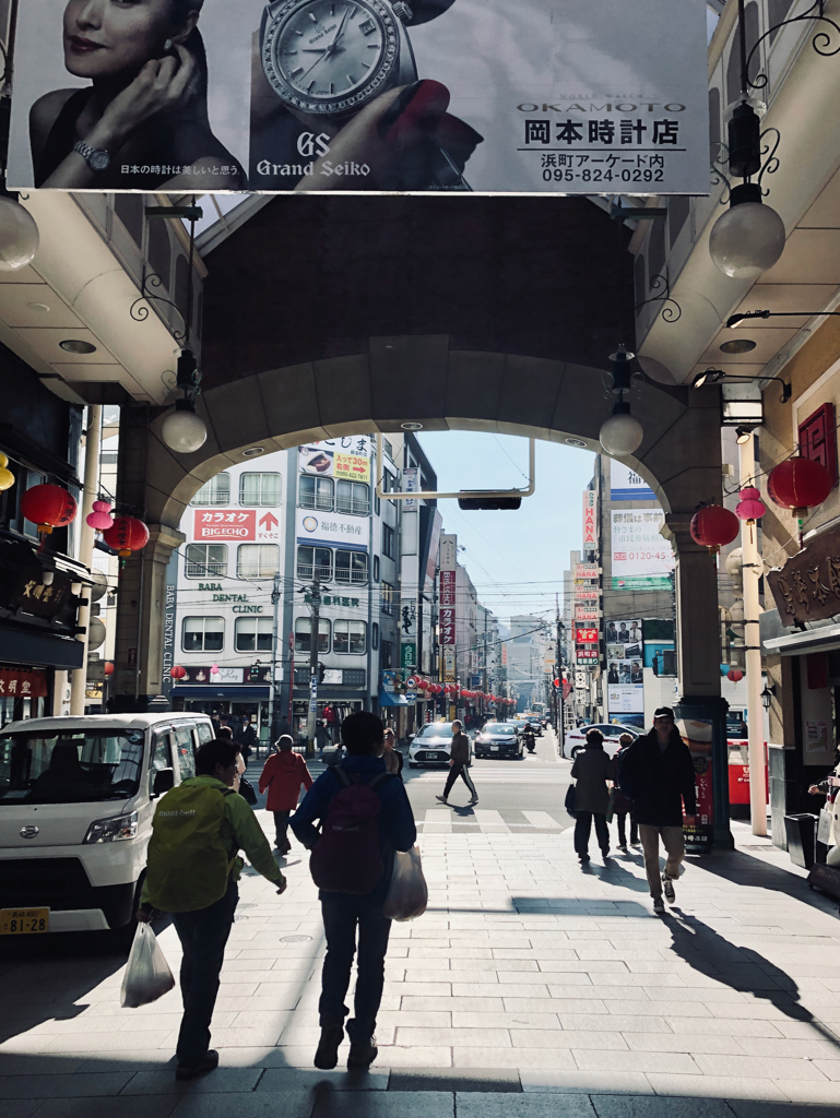 長崎市・観光通りの陽だまり
