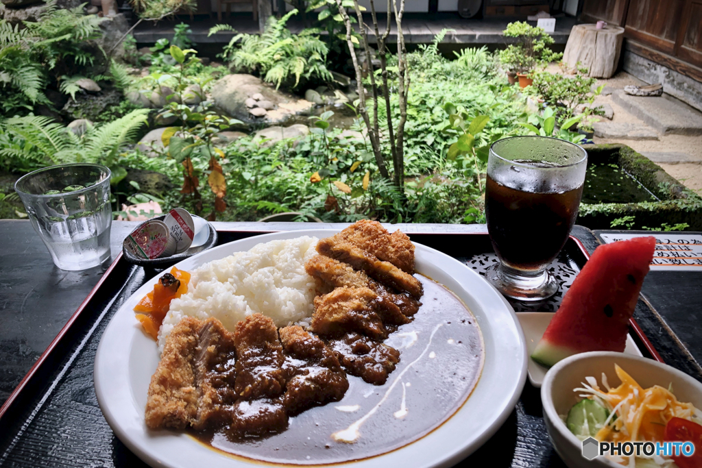 夏はカレーで、茶房 速魚川で昼食を