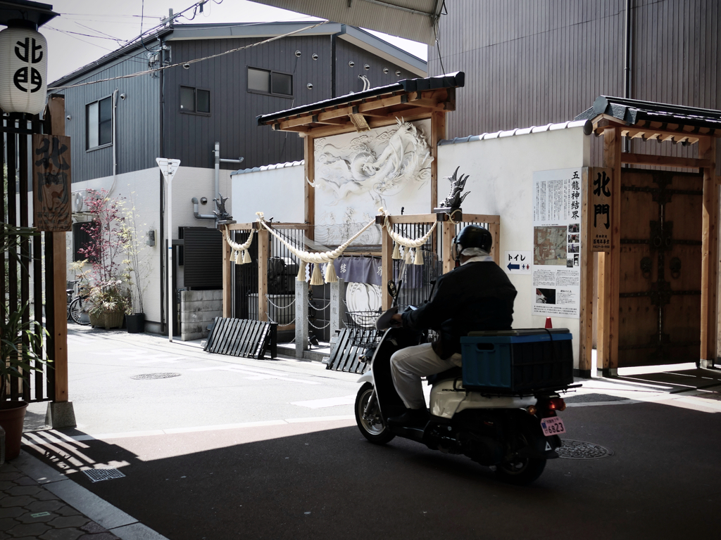 Light and shadow, Osaka rambling