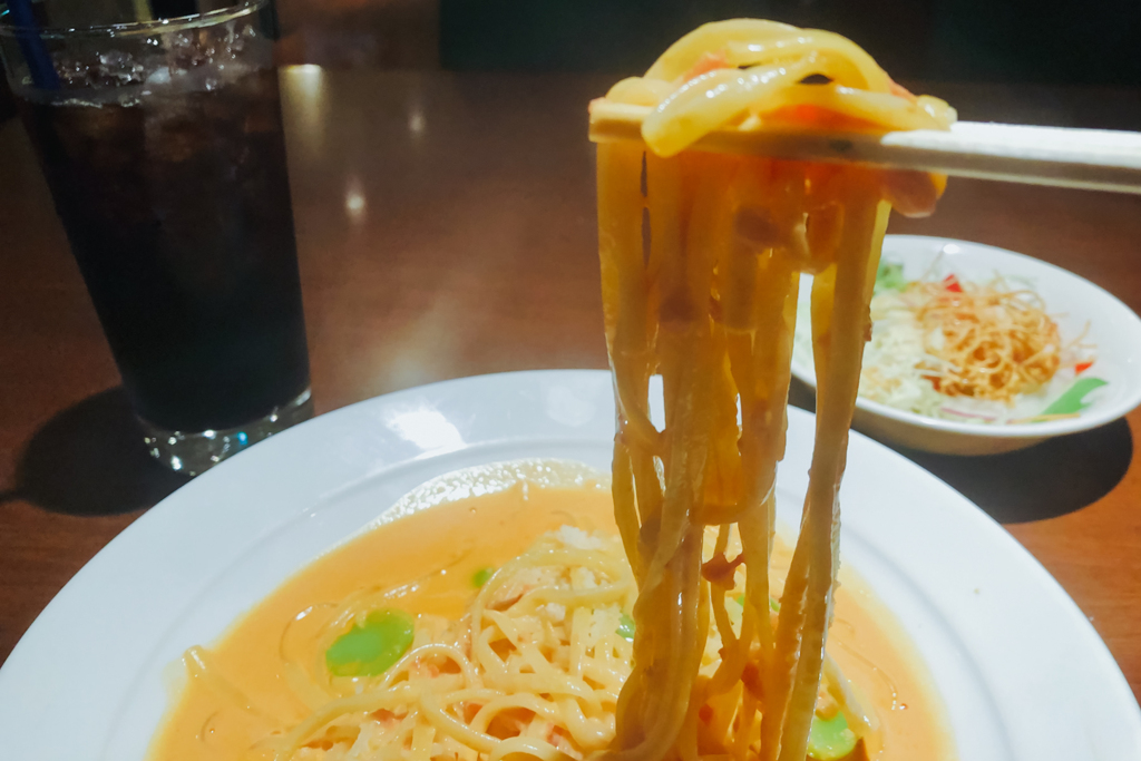 パスタは箸派です