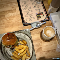 バーガールームで昼食を