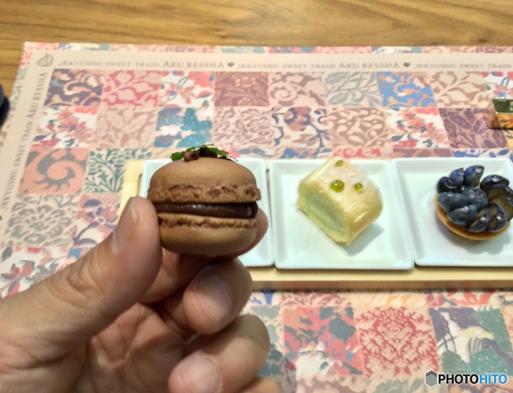 比較対象 : ミニャルディーズ（お茶菓子）