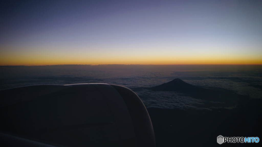 GO WEST : ANA667 Window View