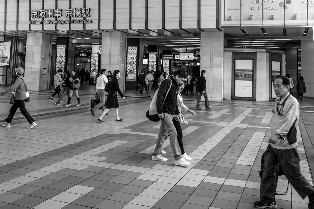 Kyobashi Station concourse 2019 April