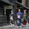 Geiko, Maiko walking around Gion, Kyoto