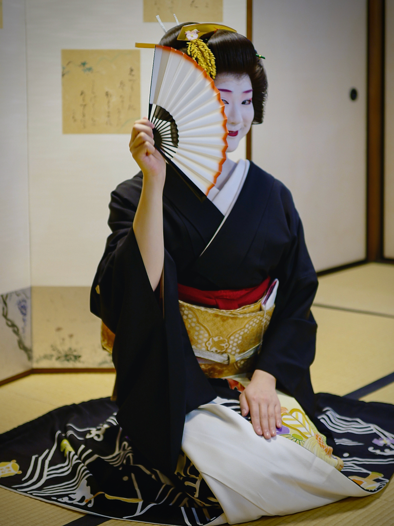 Stay Home With Leica : Geiko Hinayu