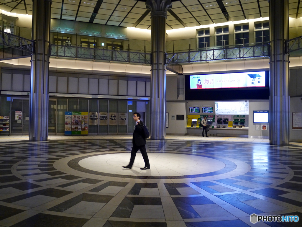 本日の：東京駅 Slick