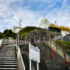 急斜面の上の教会、長崎 神の島教会