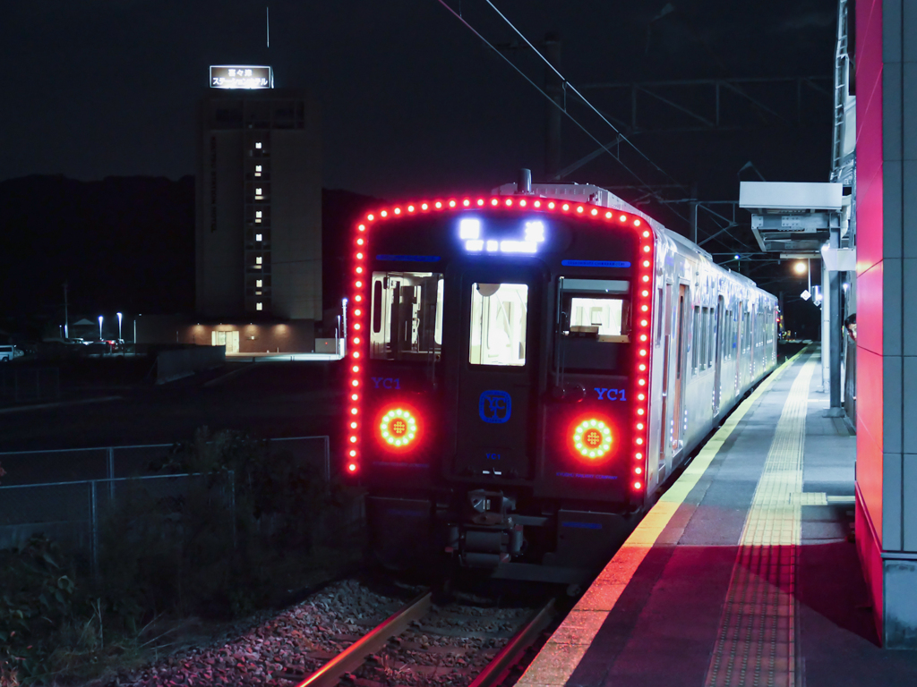 JR KYUSHU TRAINS : ハイブリッドYC1系