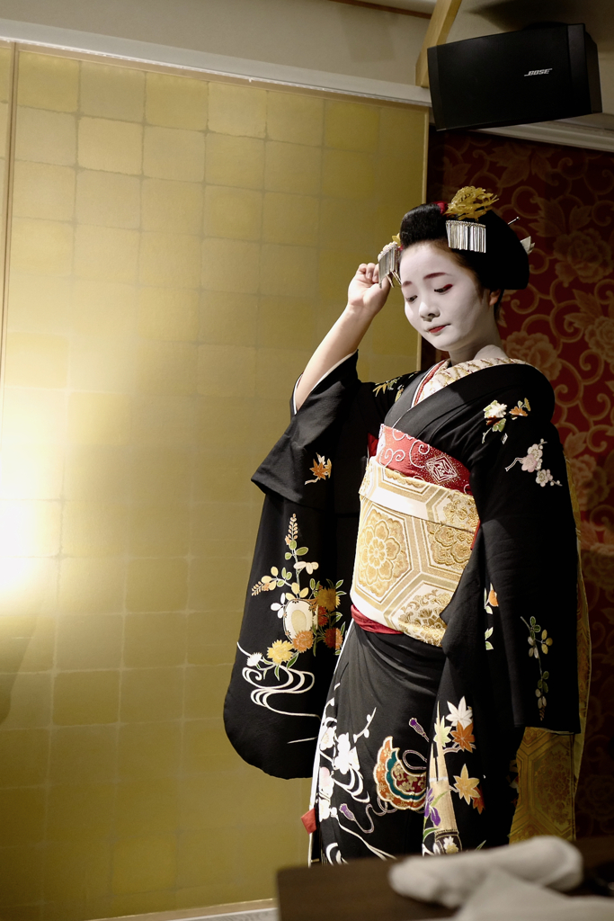 「祇園小唄」披露