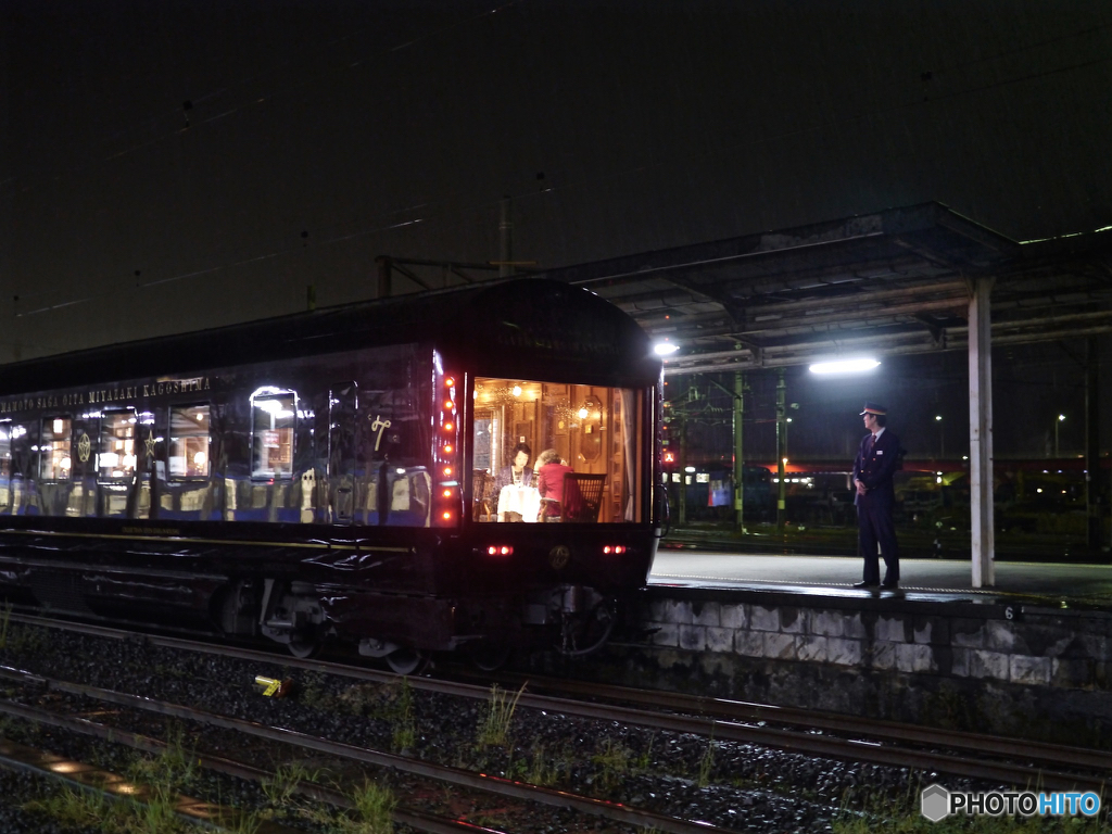 rainy day at platform 3, Nagasaki