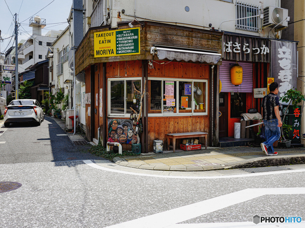 River-side Street, Rambling with Leica
