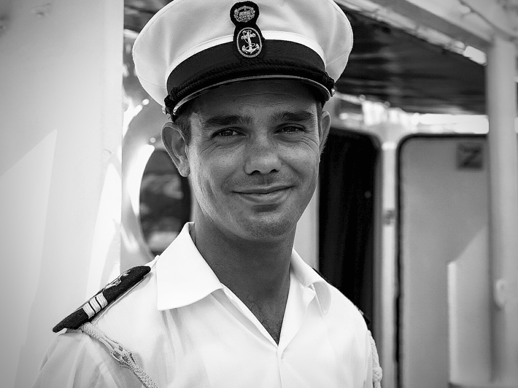 Re edit : Portuguese Navy officer