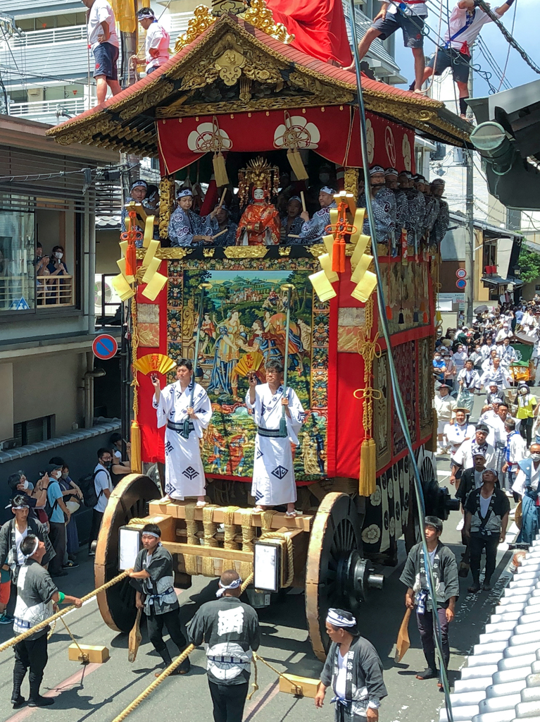 山鉾巡行、新町通　二階席より