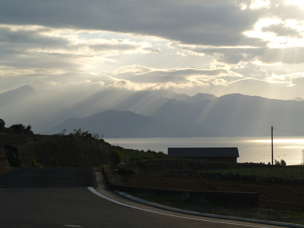 本日の : Crepuscular rays