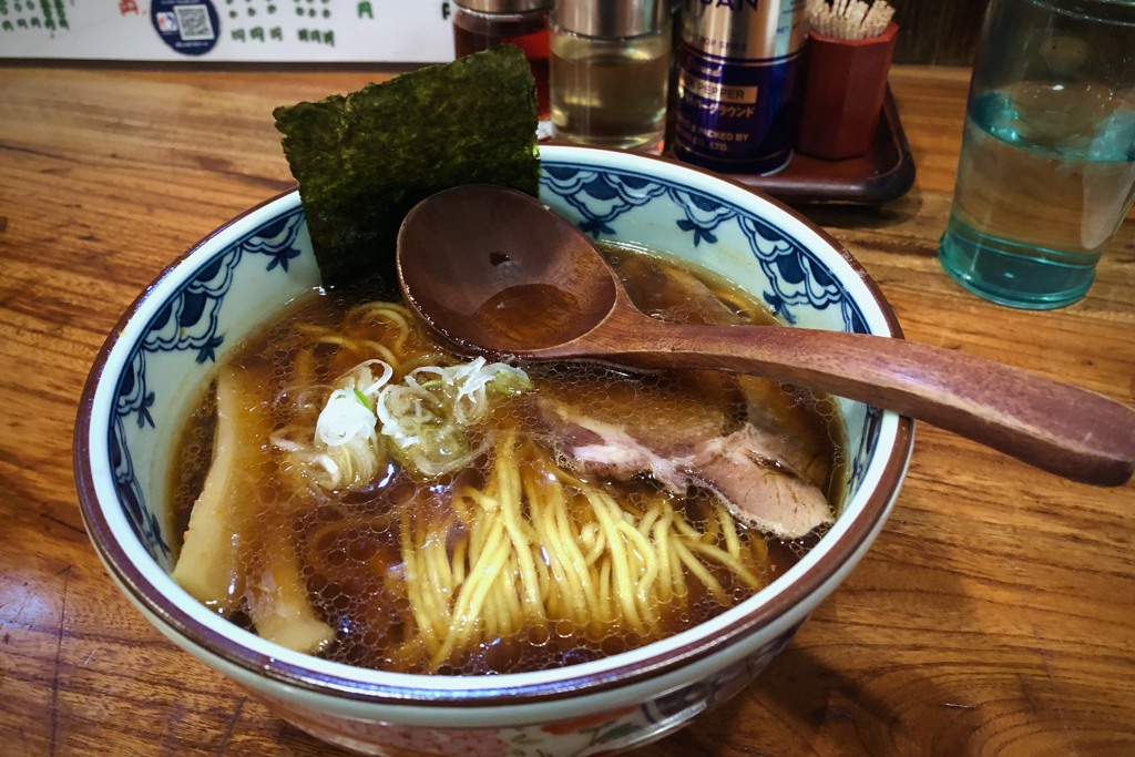 tokyo eat : 銀座１丁目で中華そば（笑）